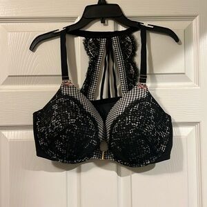 Cacique by Lane Bryant Houndstooth Front Close Bra with Lace Trim